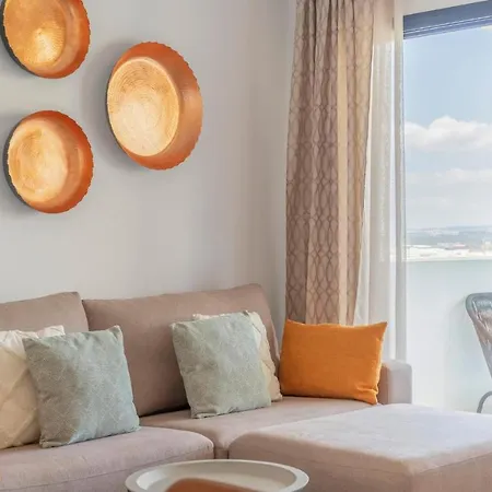 Amazing In With 2 Bedrooms, Wifi And Outdoor Swimming Pool Appartamento Estepona
