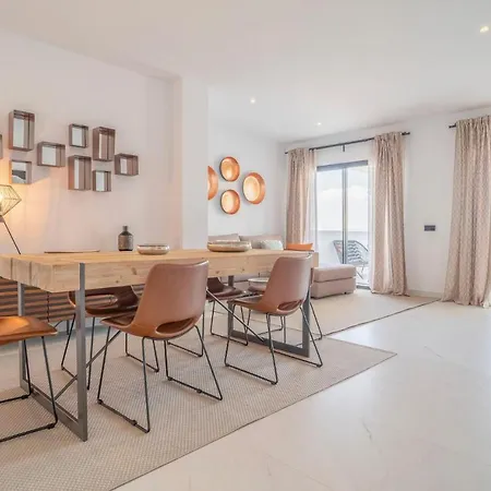 Appartamento Amazing In With 2 Bedrooms, Wifi And Outdoor Swimming Pool *