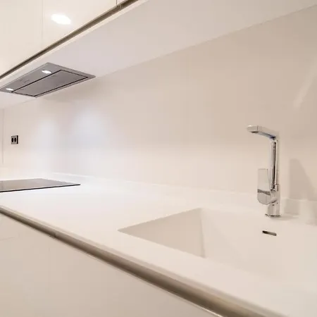 Appartamento Amazing In With 2 Bedrooms, Wifi And Outdoor Swimming Pool *