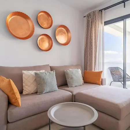 Amazing In With 2 Bedrooms, Wifi And Outdoor Swimming Pool Apartman