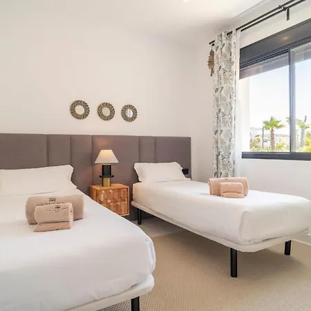 Amazing In With 2 Bedrooms, Wifi And Outdoor Swimming Pool * Estepona